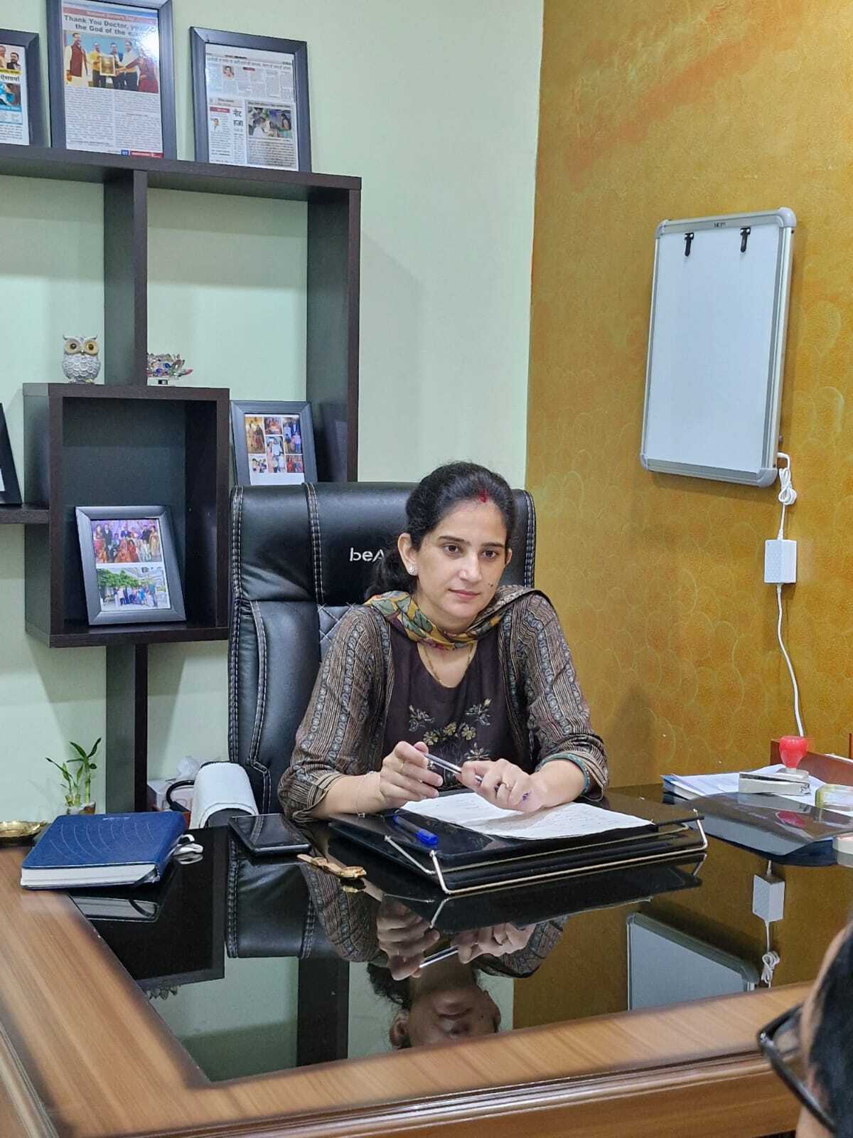 Dr. Aishwarya at her dental clinic in Patna